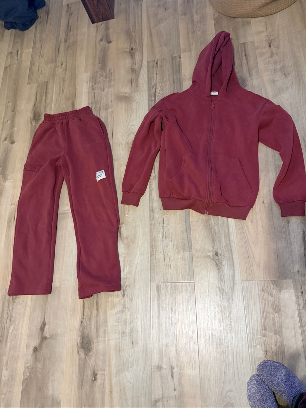 size xs maroon comfrt hoodie and sweatpants set